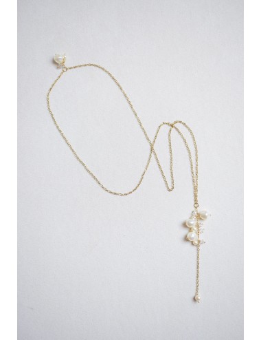 Collier de dos Luna en perles transparentes pour une robe dos nu