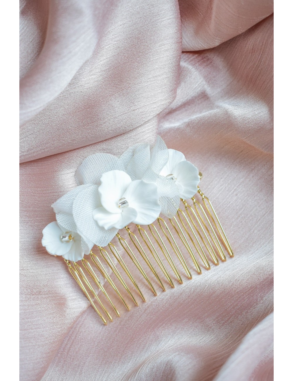 Peigne à cheveux pour la mariée modèle Rosée, en perles et fleur