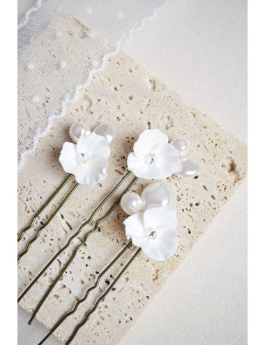 3 pics Tina, fleurs et perles irrégulières pour chignon de mariée
