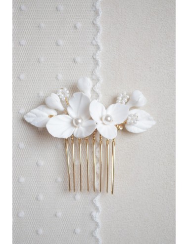Peigne à cheveux pour la mariée modèle Dolly avec des fleurs