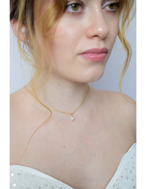 Collier de dos très fin pour la mariée en robe dos nu Pauline