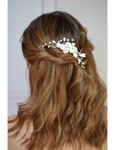 Peigne à cheveux pour la mariée modèle Lilas, avec fleurs de porcelain