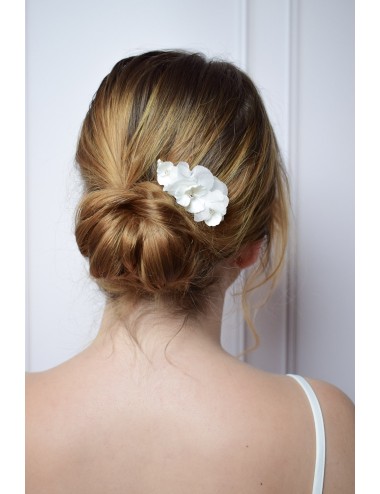 Peigne à cheveux pour la mariée modèle Rosée, en perles et fleur