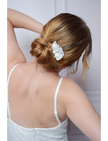 Peigne à cheveux pour la mariée modèle Rosée, en perles et fleur