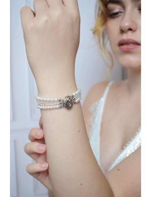 Bracelet de mariage Denise, 3 rangs de perles et un fermoir ovale