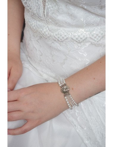 Bracelet de mariage Denise, 3 rangs de perles et un fermoir ovale