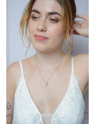 Collier Hortense pour la mariée, avec une touche de bleu