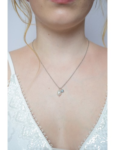Collier Hortense pour la mariée, avec une touche de bleu