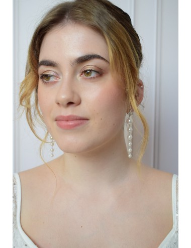 Boucles d'oreilles de mariage pendantes Sophia, avec perles nacrées.