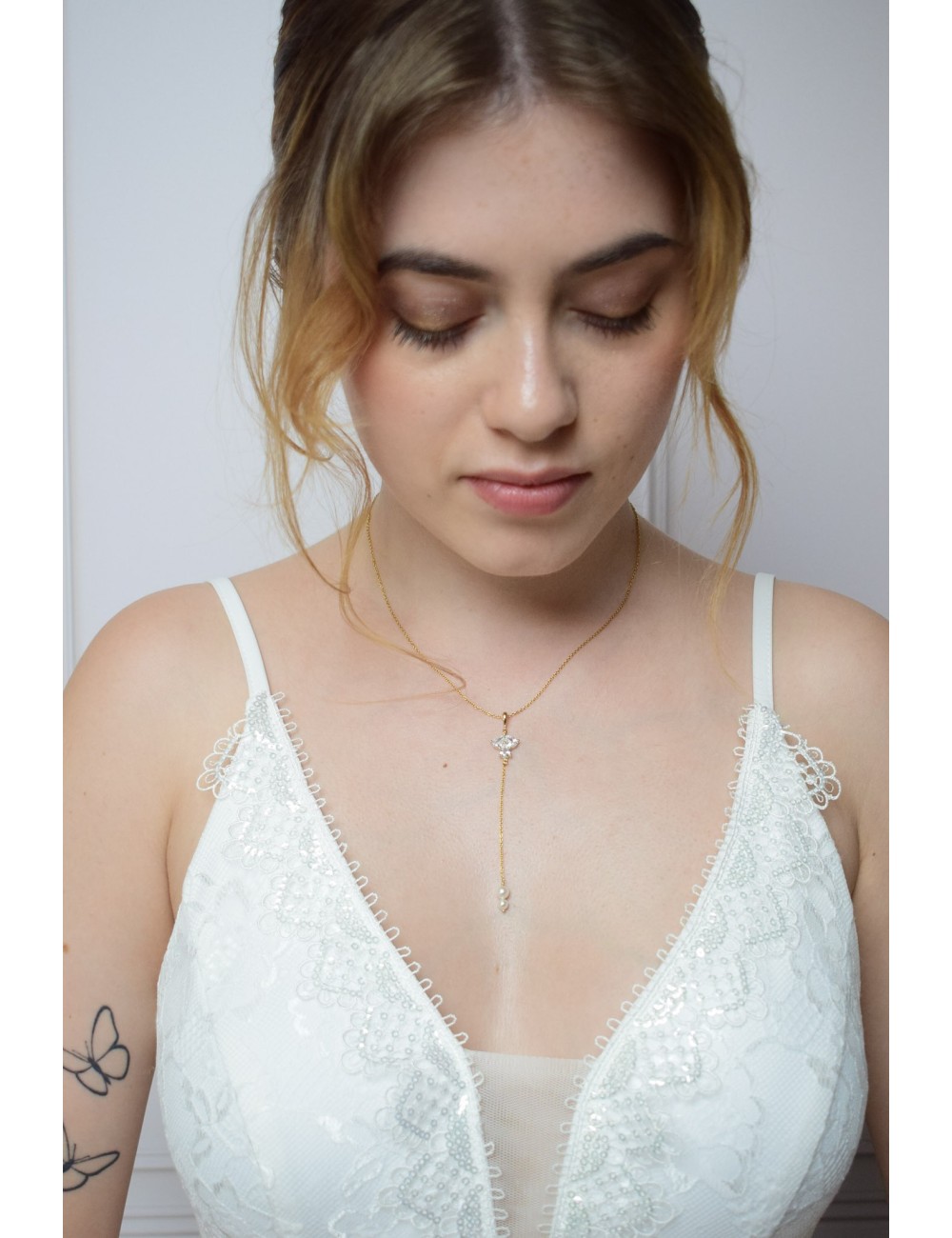 Collier pour la mariée minimaliste et fin, Iris