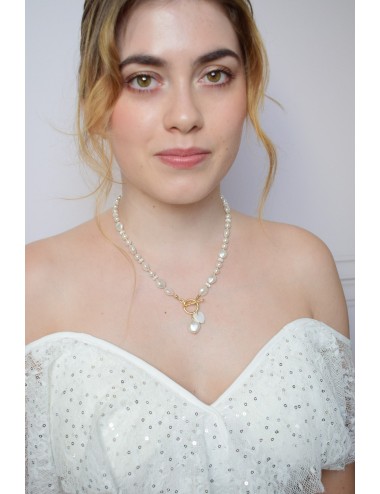Collier de mariage audacieux en perles nacrées et charm's Léna