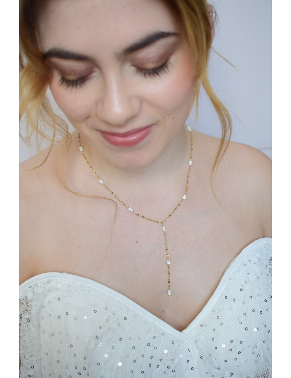 Collier de mariage Séverine au style minimaliste en nacre