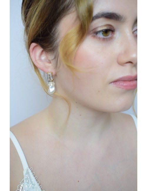 Boucles d'oreilles pour la mariée Inès avec perles irrégulières