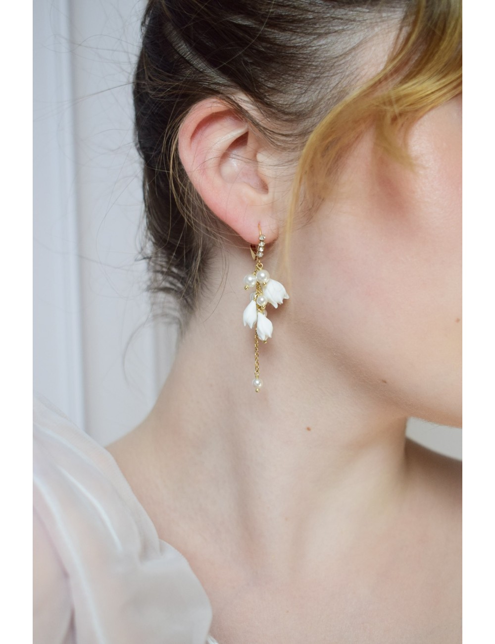 Boucles d'oreilles pour la mariée modèle Maëlle, de forme créoles.