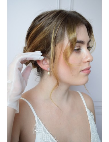 Boucles d'oreilles en oxydes de zirconium et perle, modèle Sila