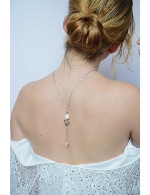 Collier de dos mariage Talia, avec fleur d'orchidée et nacre