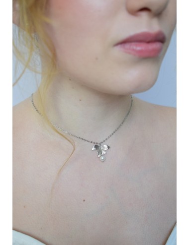 Collier de dos mariage Talia, avec fleur d'orchidée et nacre