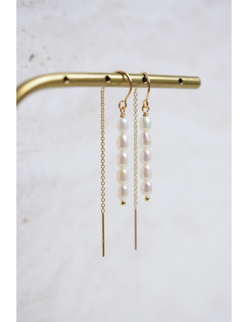 Boucles d'oreilles de mariage avec des perles d'eau douce