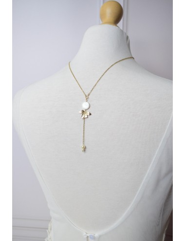 Collier de dos mariage Talia, avec fleur d'orchidée et nacre