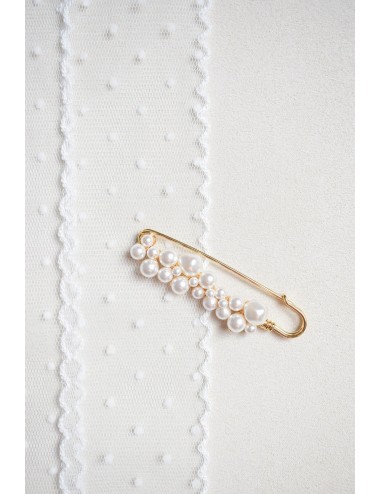 Attache traine en perles habillée pour la mariée
