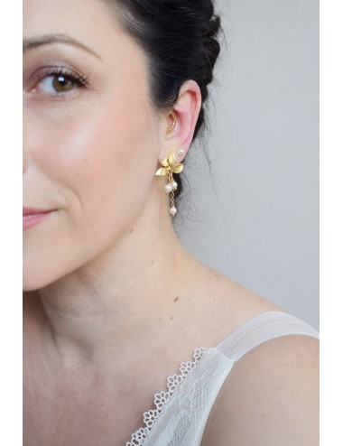 Boucles d'oreilles pour mariée, modèle Esmée, bohême chic avec nacre.