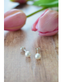 Boucles d'oreilles mariage avec juste une perle