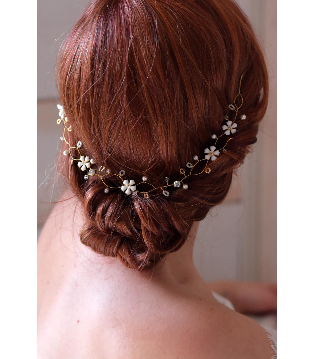 Headband Bianca avec perles et fleurs blanches