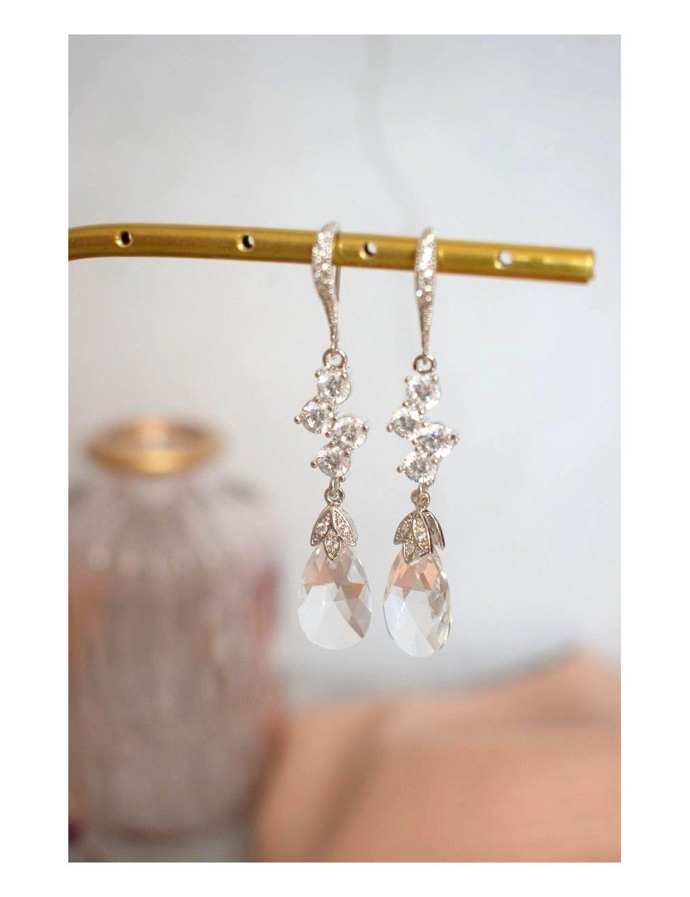 Boucles d'oreilles pour la mariée glamour chic en cristal.
