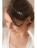 Bijou de cheveux Luna avec étoiles dorées et perles à porter en headband bohême