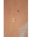 Pendentif de dos Nymphea pour la mariée avec fleur d'orchidée dorée et perle nacrée, montées sur fine chaine.