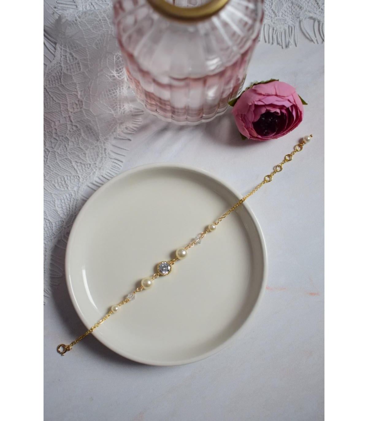 Bijoux mariage bracelet perles et strass avec fine chaine
