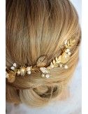 Bijou de tête Feuillage de style boheme chic avec feuilles, strass et perles pour la mariée moderne