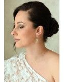 Boucles d'oreilles Rameau avec perle nacrée et feuilles dorées pour un mariage champetre.