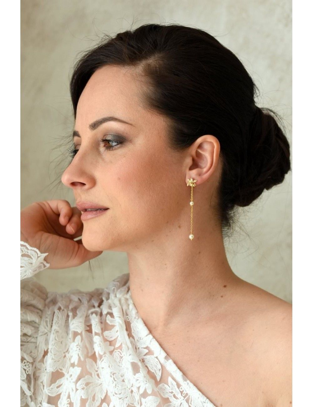 Boucles d'oreilles en oxydes de zirconium et perle, modèle Capucine