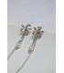 Boucles d'oreilles Capucine pour la mariée, très petites et discrètes avec une perle nacrée et quelques strass.
