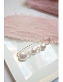 Attache traine Palet avec des perles de style minimaliste pour la mariée