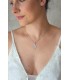 Collier Feuillage avec breloque feuille argentée pour la mariée, et perles de cristal. Style minimaliste
