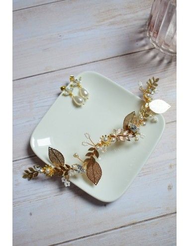 Ornement de cheveux modèle Feuillage avec perles et fleurs dorées.
