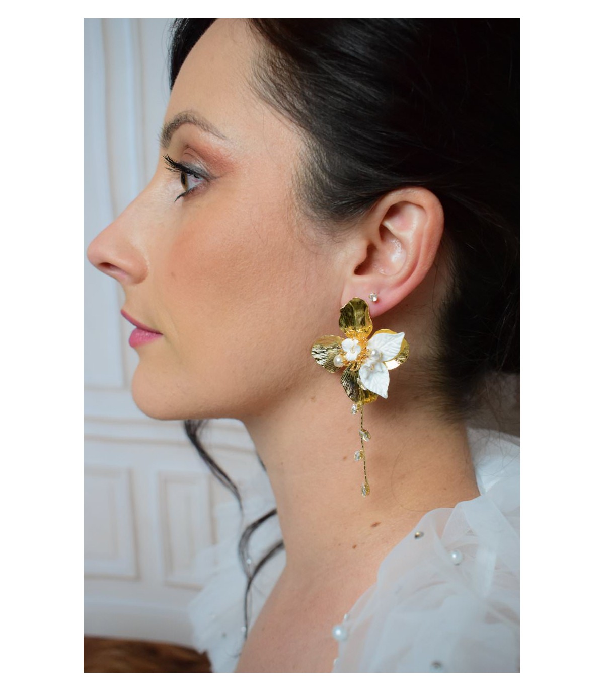 Boucles d'oreilles Vica dorées, Boucles d'oreilles en fleurs, Prêt-à-porter en ligne