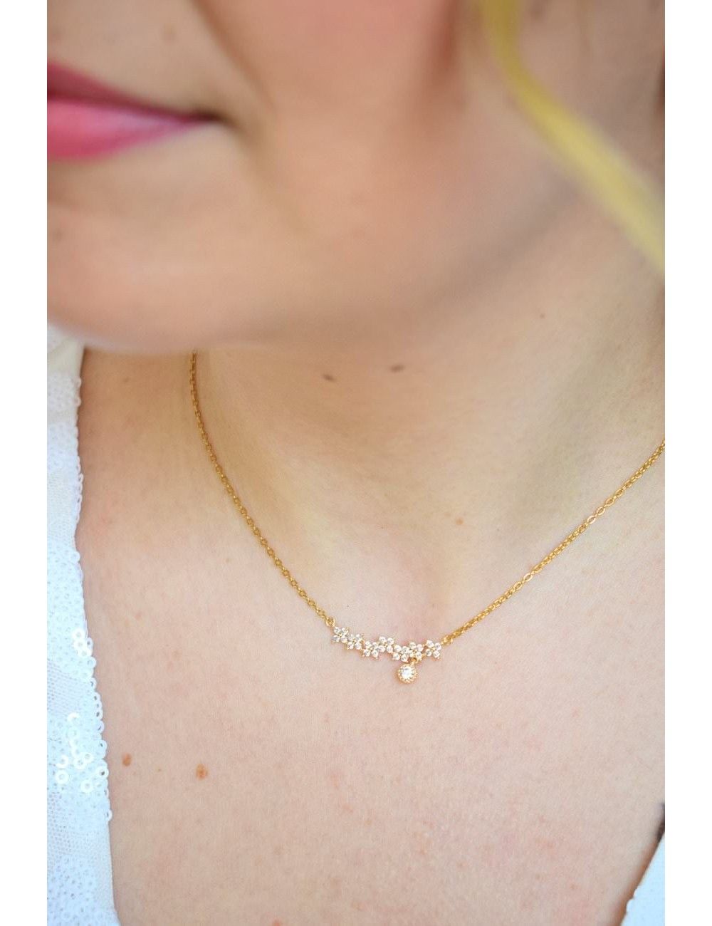 Collier de mariage Pixie ras de cou avec motifs fleurs en zirconium.