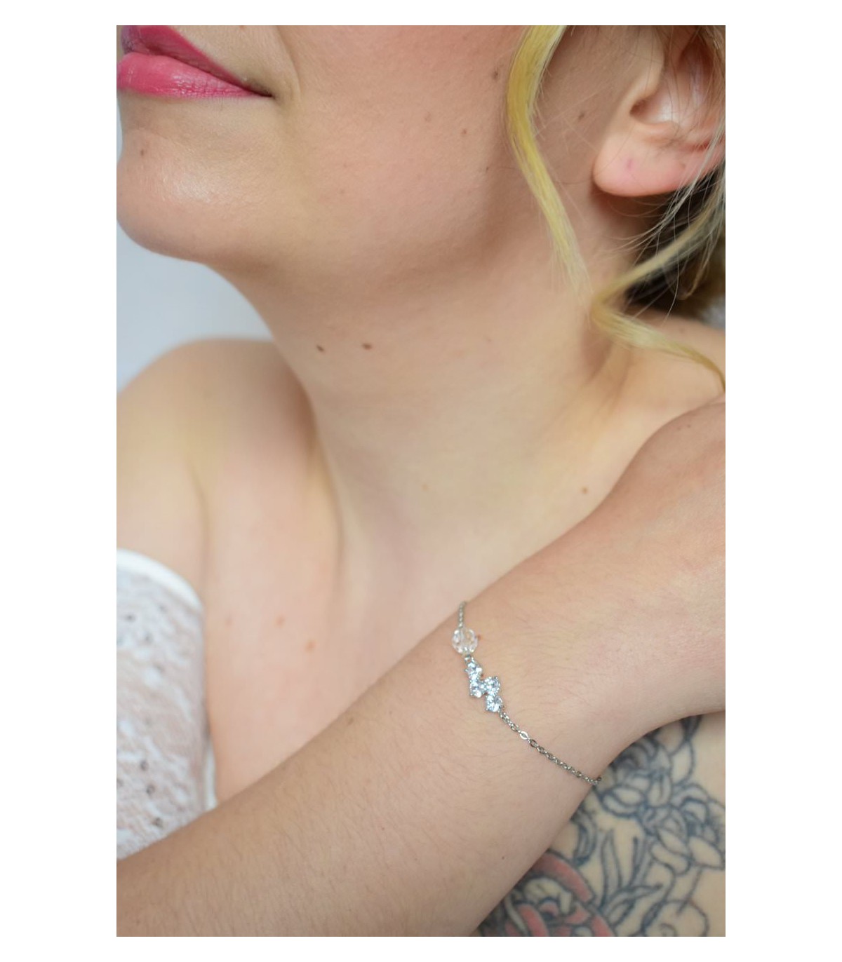 Bracelet de mariage Nectar avec des perles transparentes et strass.