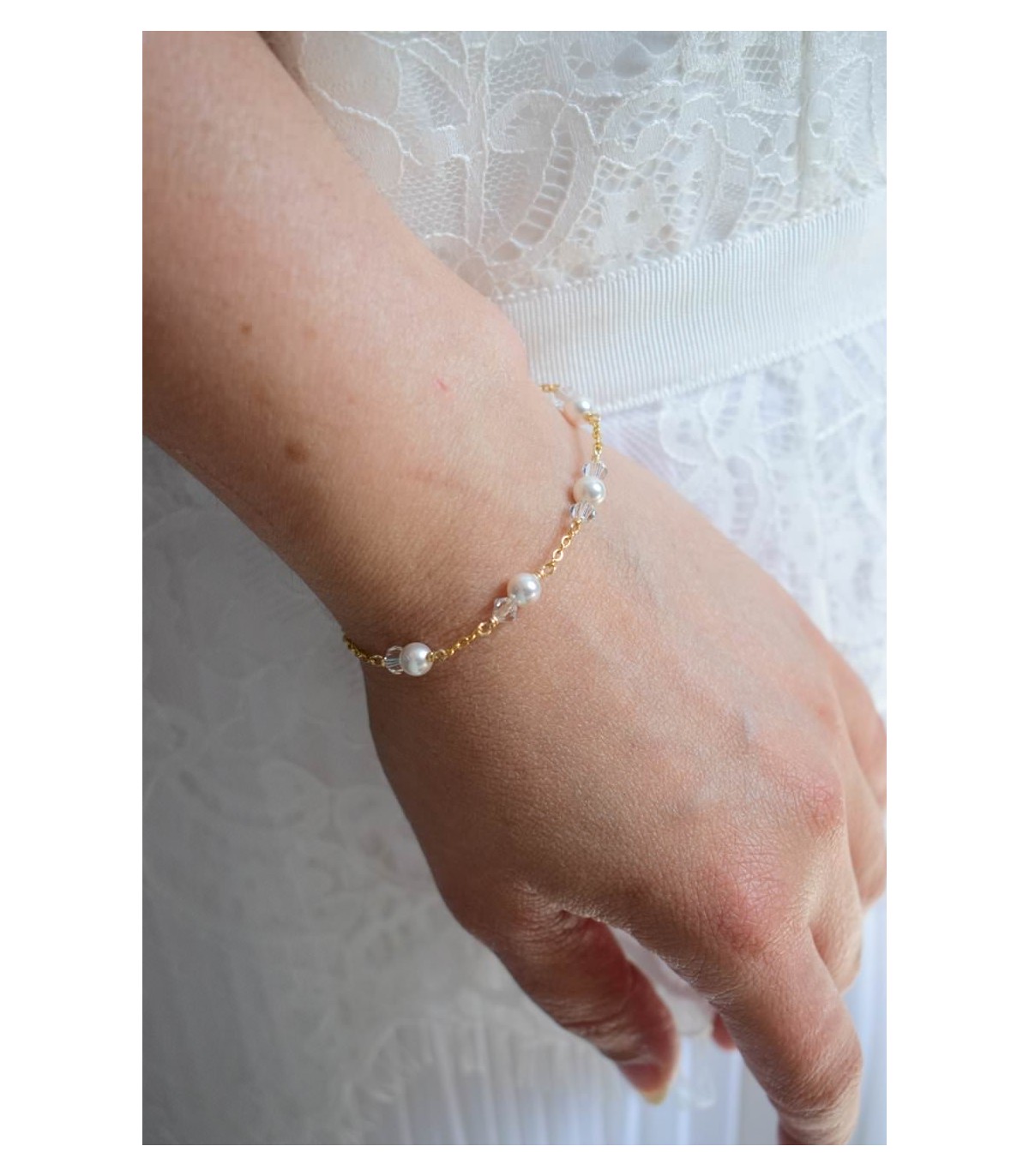 bijoux mariage - Bracelet de mariée Divine avec des perles et des cristaux sur une fine chaine