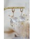 boucles d'oreilles de mariage avec des fleurs en porcelaine froide et des perles