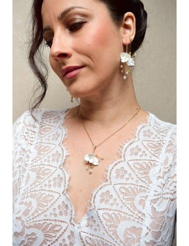 Collier pour la mariée Romance avec fleur en porcelaine et branchages