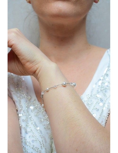 Bracelet de mariée Plumetis avec des perles de cristal sur une chaine