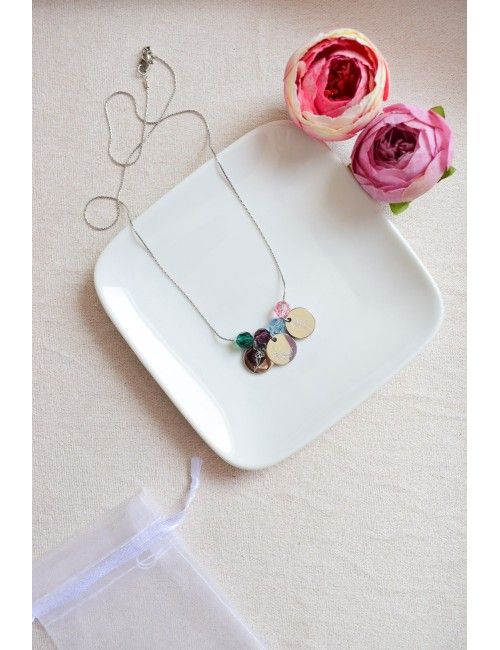 Collier fleur de naissance, médaille dorée gravée