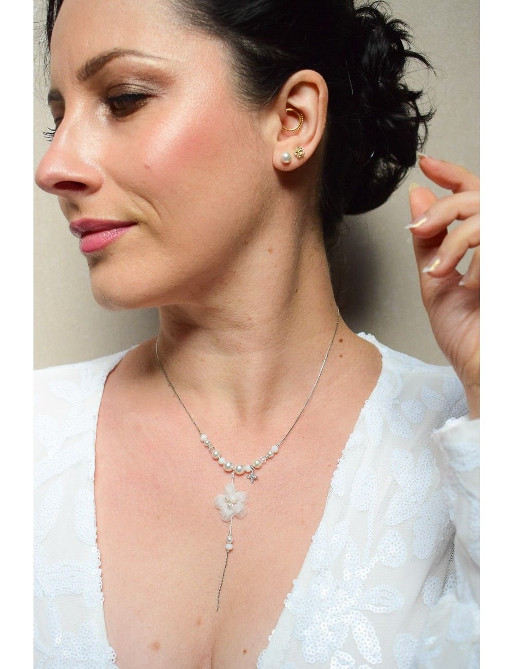 Collier mariage Flora de style romantique et champêtre.