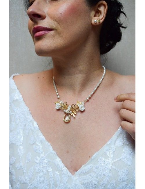 Collier de mariage Satine élégant avec des perles nacrées et cristaux