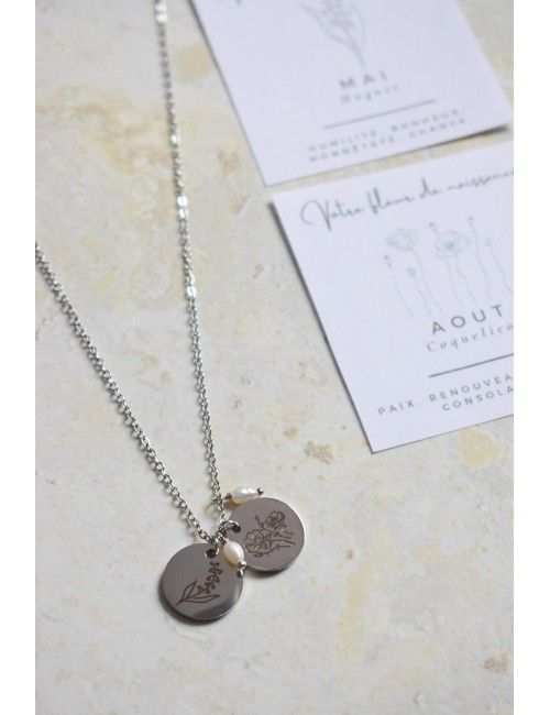 Collier fleur de naissance, médaille dorée gravée