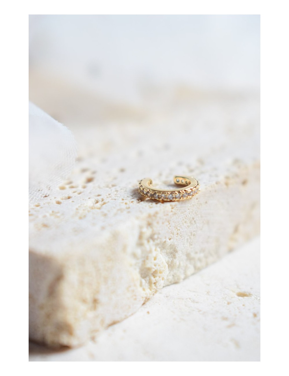 Bague d'oreilles de mariage dorée pavée oxydes de zirconium, Stella